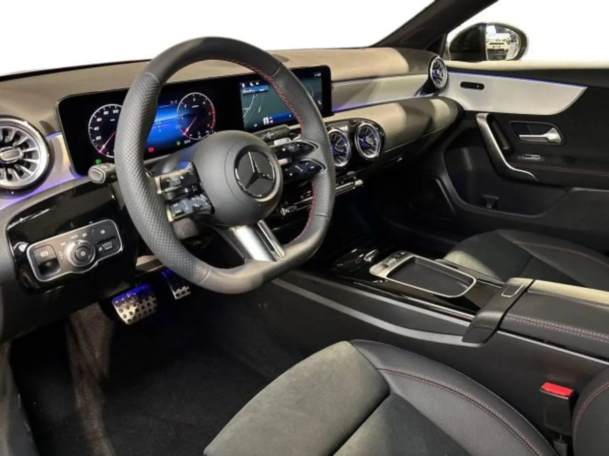 Mercedes-Benz Classe A nuova a Bologna (11)