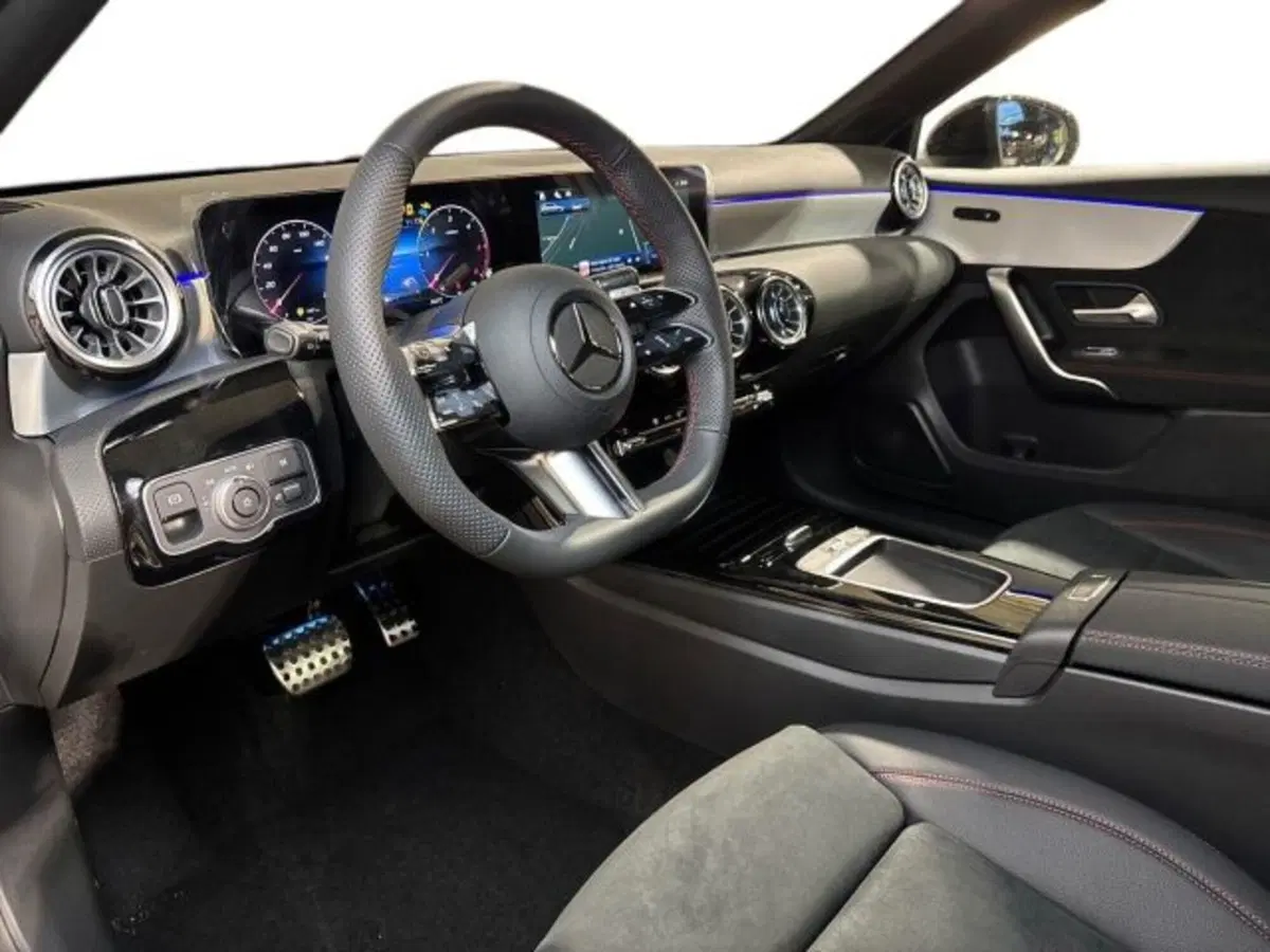 Mercedes-Benz Classe A nuova a Bologna (11)