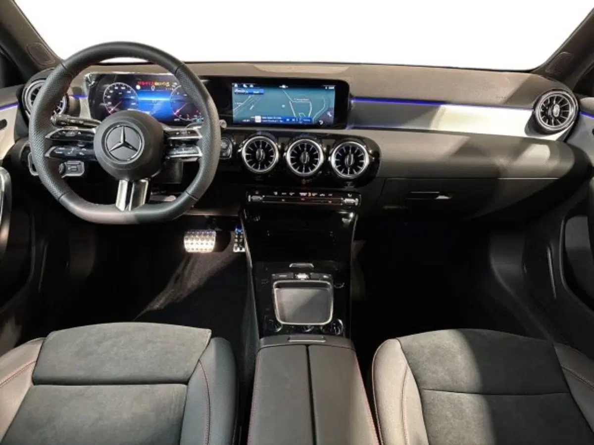 Mercedes-Benz Classe A nuova a Bologna (13)