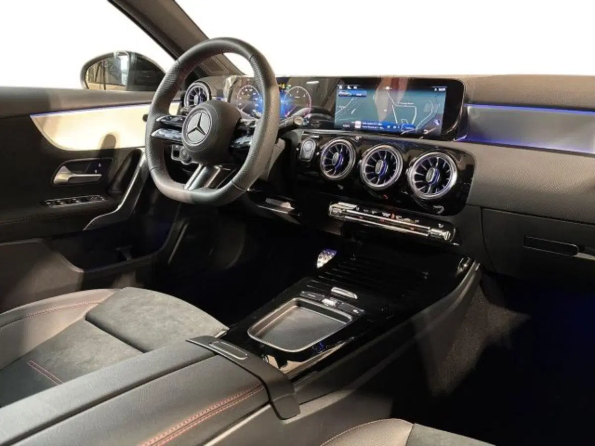 Mercedes-Benz Classe A nuova a Bologna (15)
