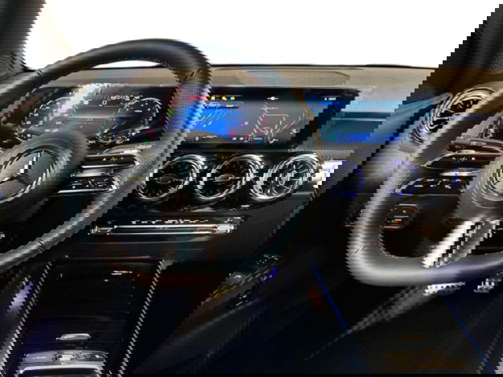 Mercedes-Benz GLB nuova a Bologna (14)