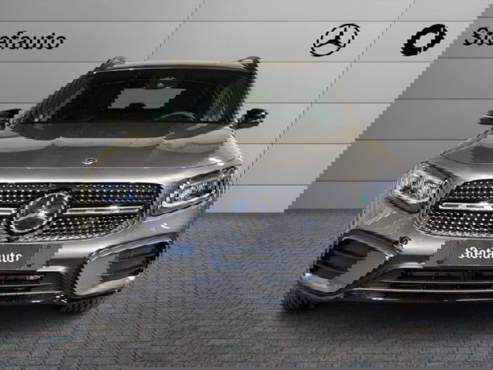 Mercedes-Benz GLB nuova a Bologna (4)