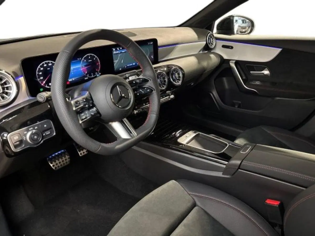 Mercedes-Benz Classe A nuova a Bologna (11)