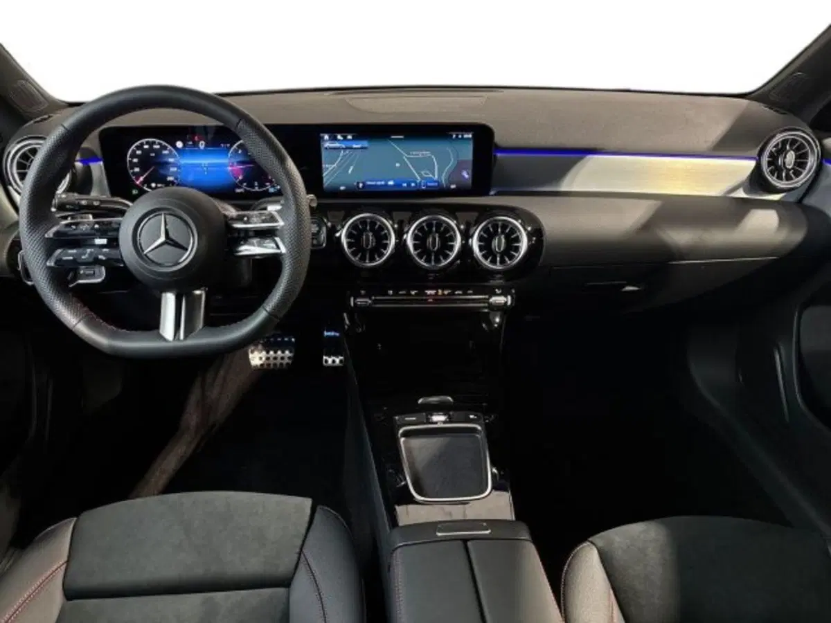 Mercedes-Benz Classe A nuova a Bologna (13)