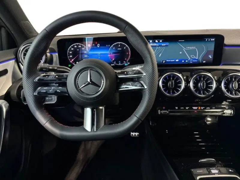Mercedes-Benz Classe A nuova a Bologna (4)