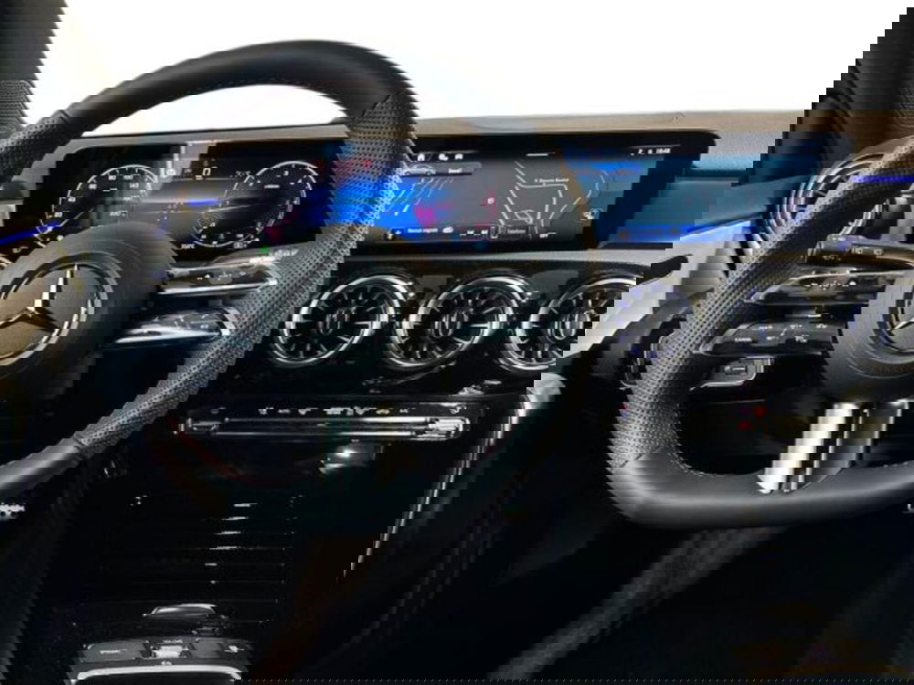 Mercedes-Benz Classe A nuova a Bologna (14)