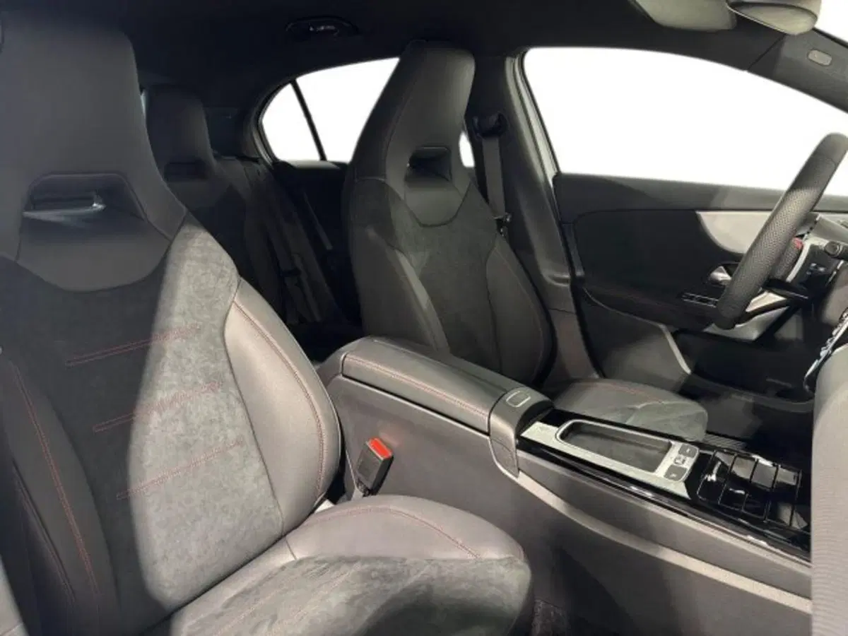 Mercedes-Benz Classe A nuova a Bologna (16)