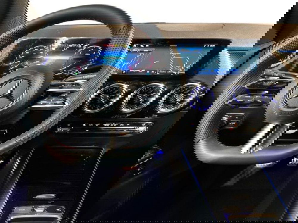 Mercedes-Benz GLA SUV nuova a Bologna (14)