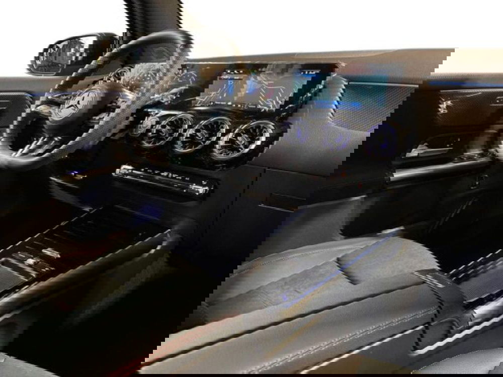 Mercedes-Benz GLA SUV nuova a Bologna (15)