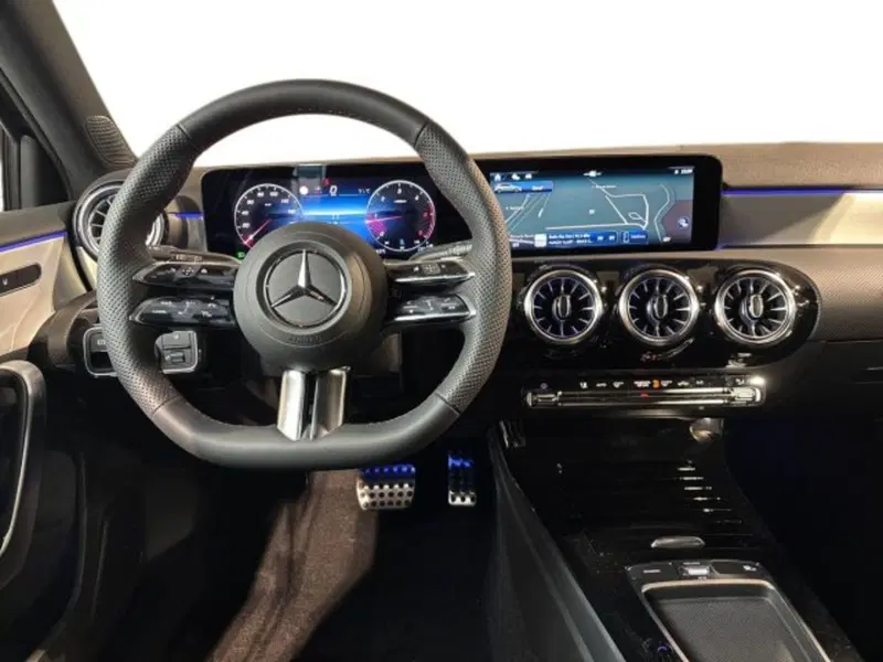 Mercedes-Benz Classe A nuova a Bologna (14)