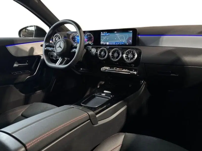 Mercedes-Benz Classe A nuova a Bologna (15)