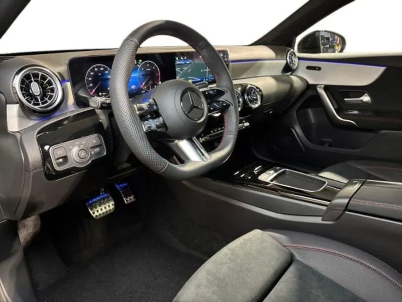 Mercedes-Benz Classe A nuova a Bologna (11)
