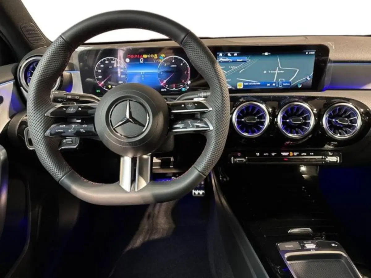 Mercedes-Benz Classe A nuova a Bologna (14)