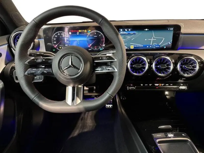 Mercedes-Benz Classe A nuova a Bologna (14)