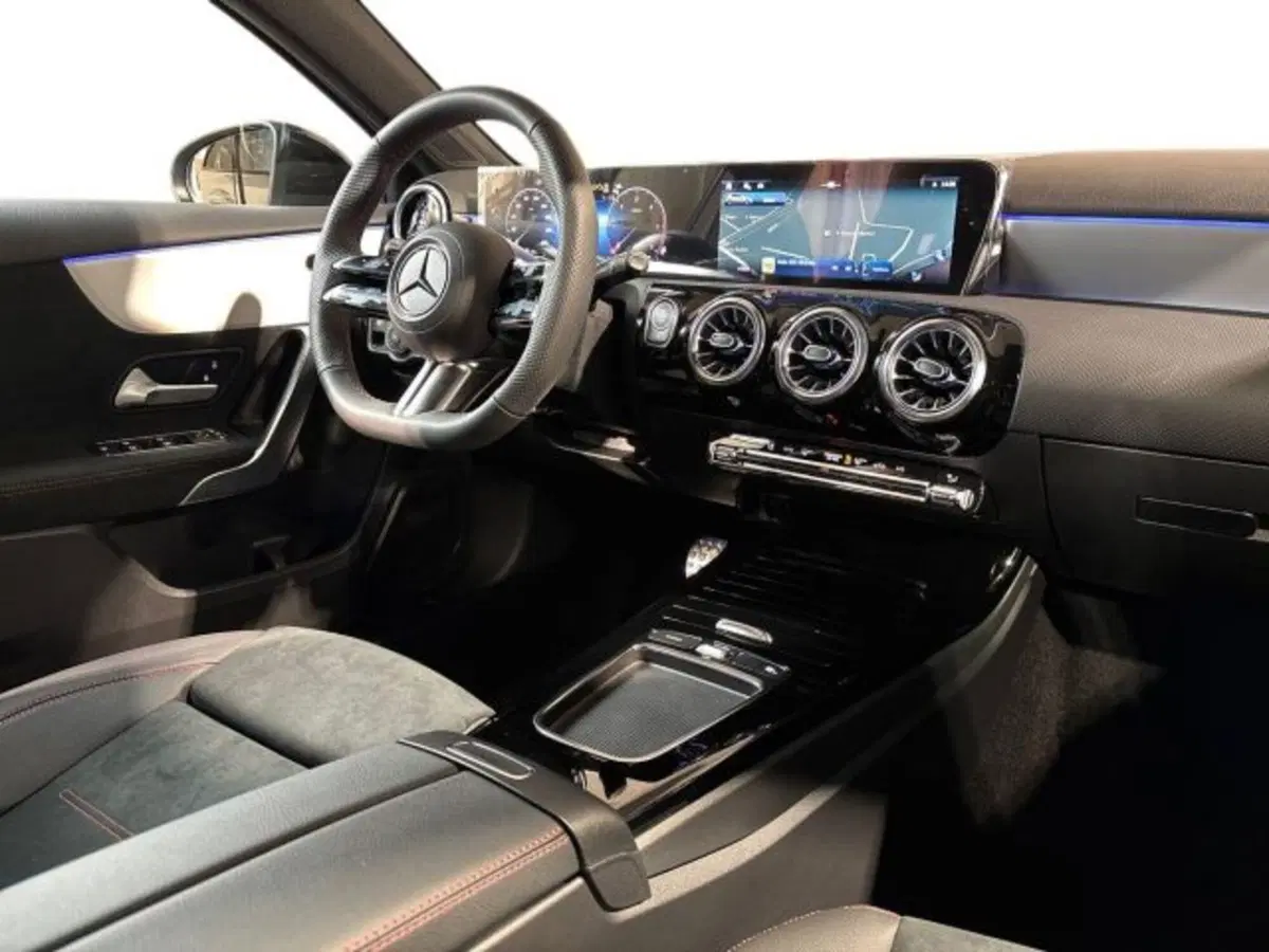 Mercedes-Benz Classe A nuova a Bologna (15)