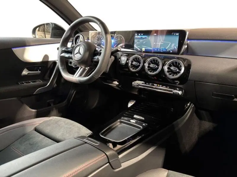 Mercedes-Benz Classe A nuova a Bologna (15)