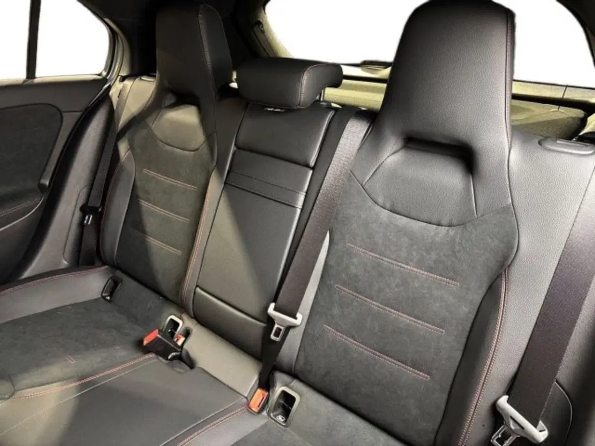 Mercedes-Benz Classe A nuova a Bologna (9)