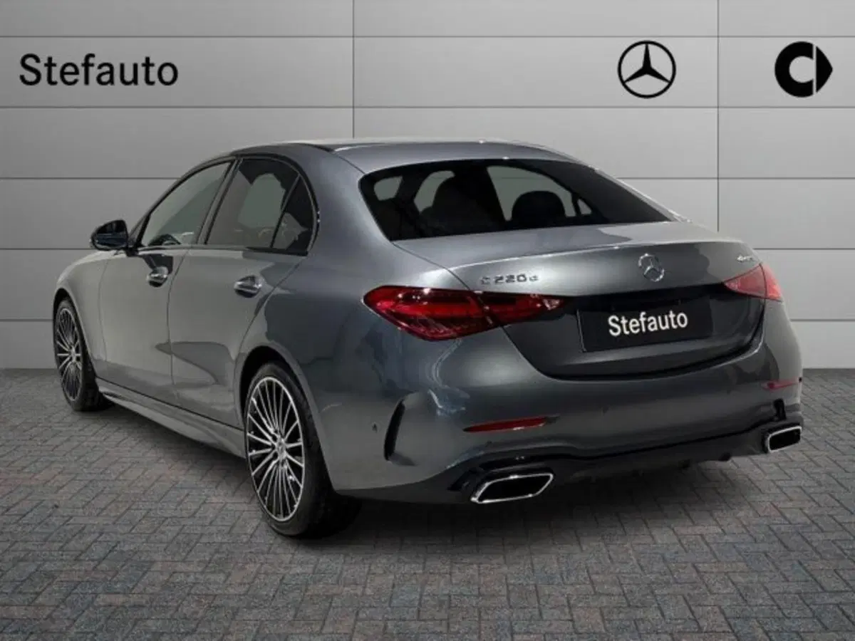 Mercedes-Benz Classe C nuova a Bologna (5)