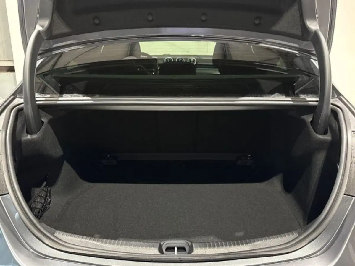 Mercedes-Benz Classe C nuova a Bologna (7)