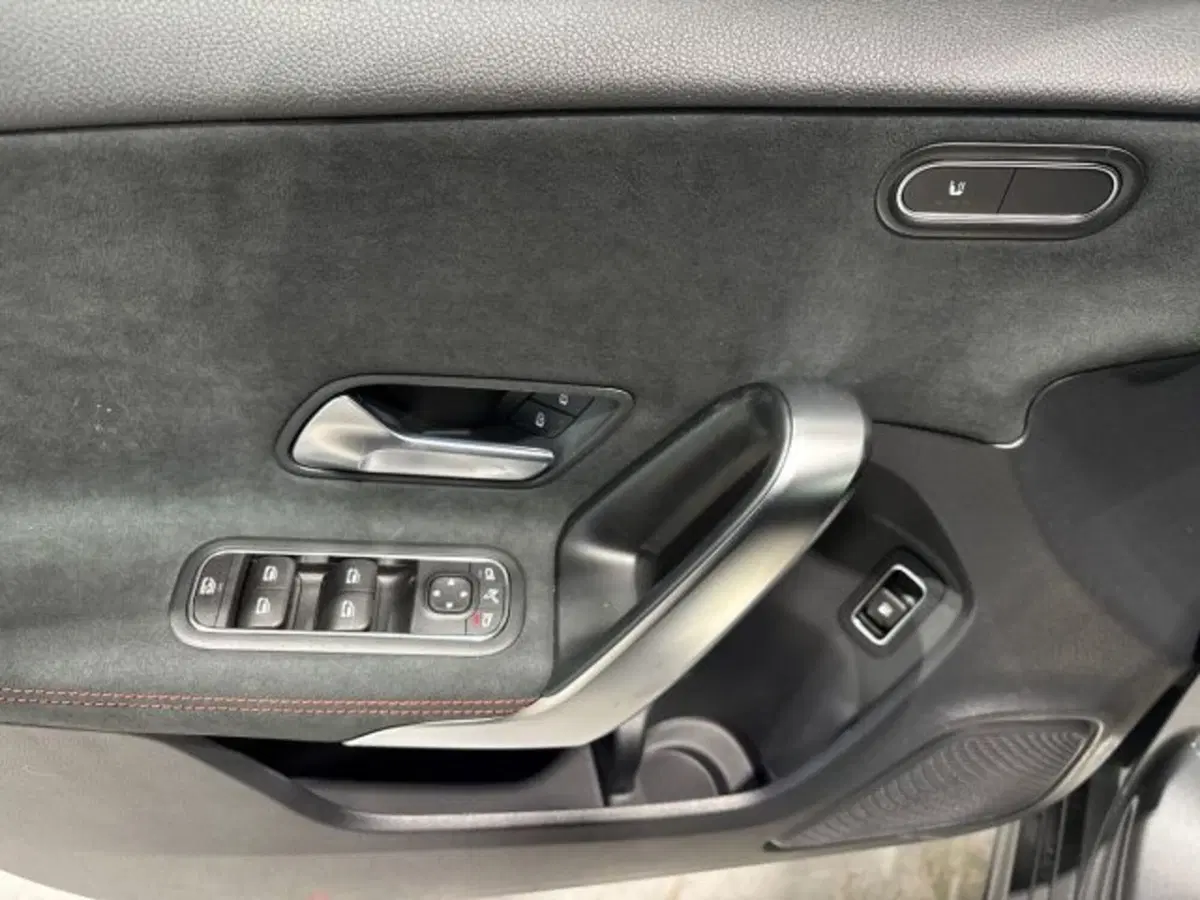 Mercedes-Benz Classe A Sedan nuova a Bologna (10)