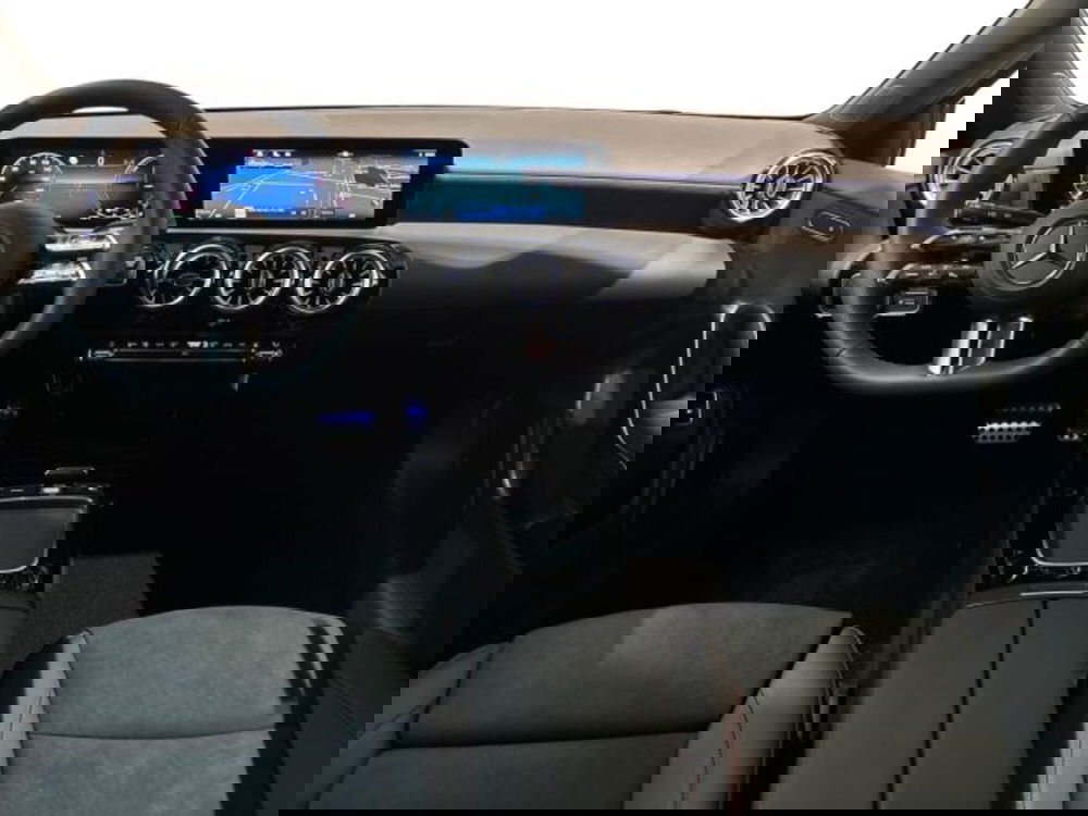 Mercedes-Benz Classe A Sedan nuova a Bologna (13)