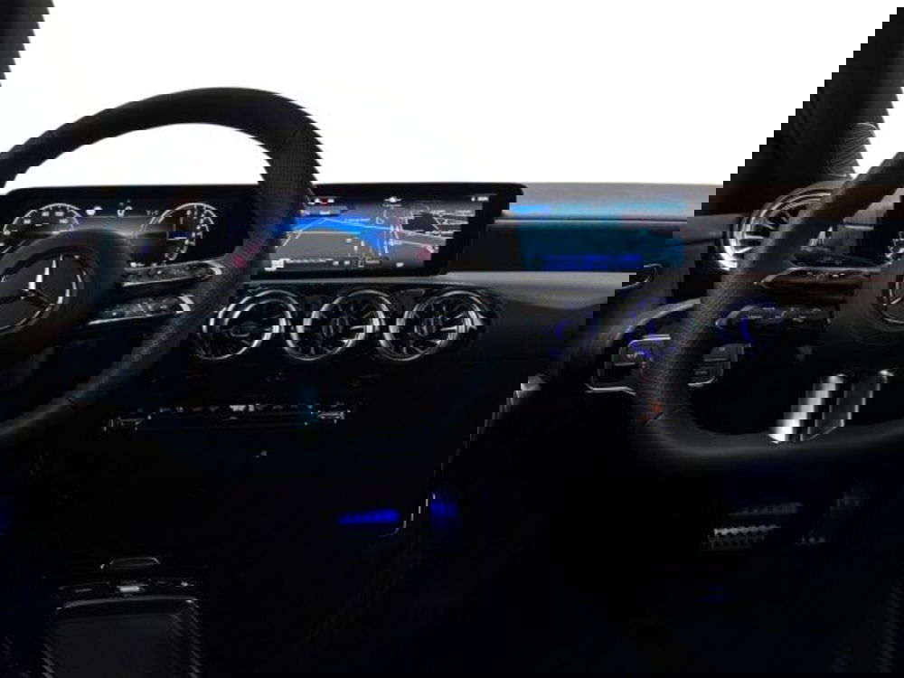 Mercedes-Benz Classe A Sedan nuova a Bologna (14)