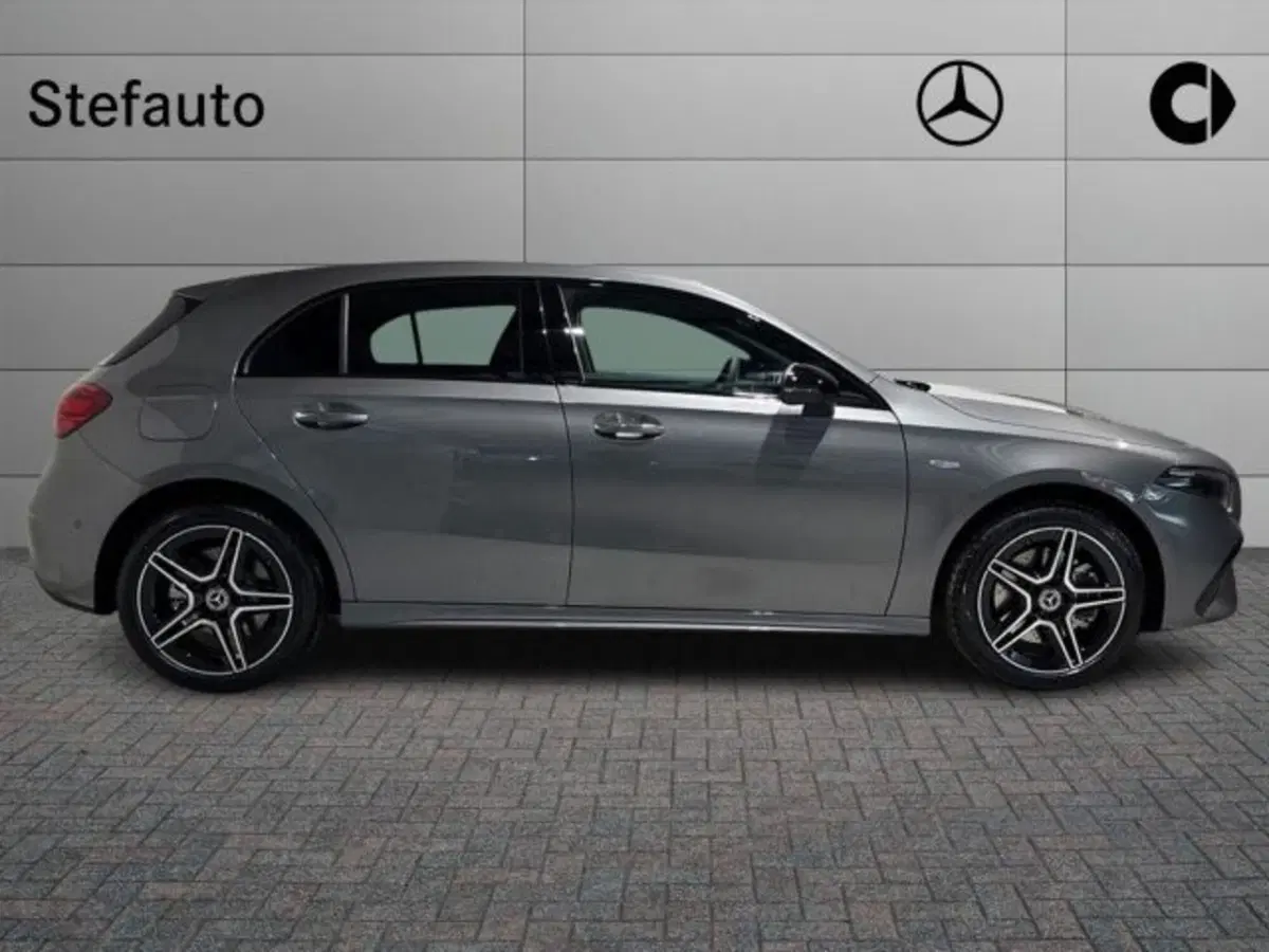Mercedes-Benz Classe A Sedan nuova a Bologna (2)