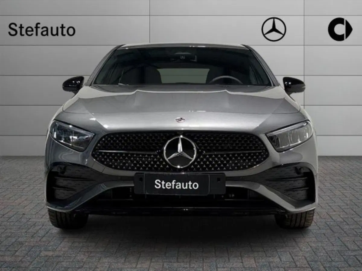 Mercedes-Benz Classe A Sedan nuova a Bologna (4)