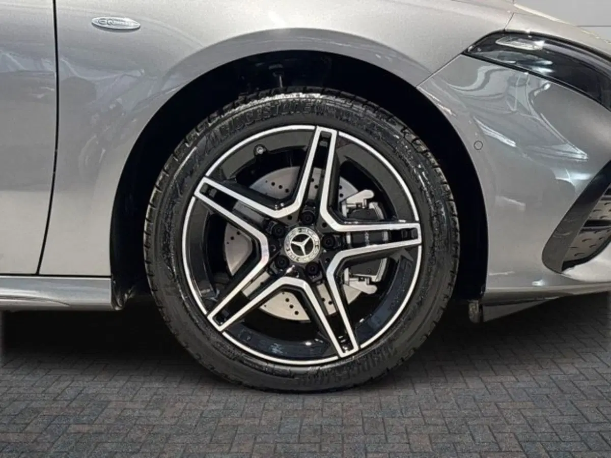 Mercedes-Benz Classe A Sedan nuova a Bologna (4)