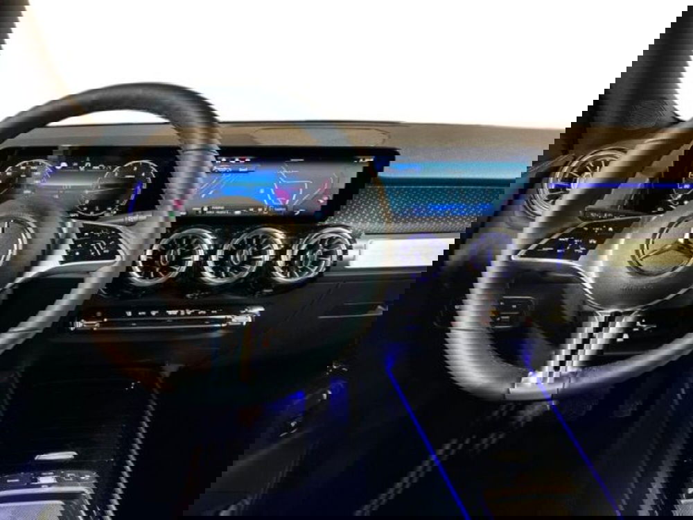 Mercedes-Benz GLB nuova a Bologna (14)