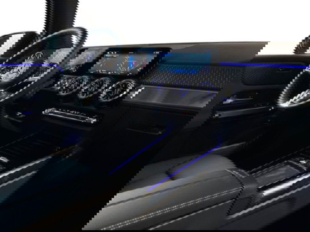 Mercedes-Benz GLB nuova a Bologna (15)