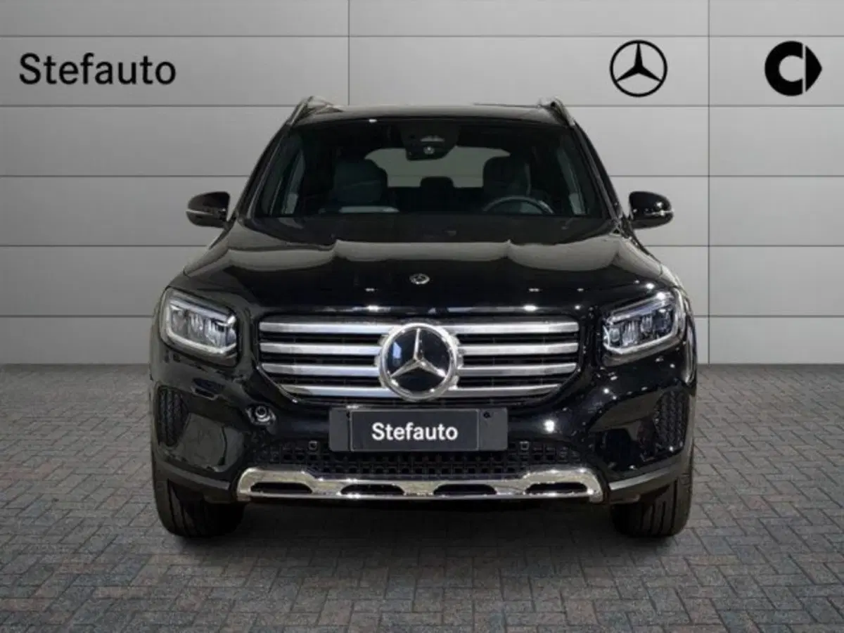 Mercedes-Benz GLB nuova a Bologna (4)