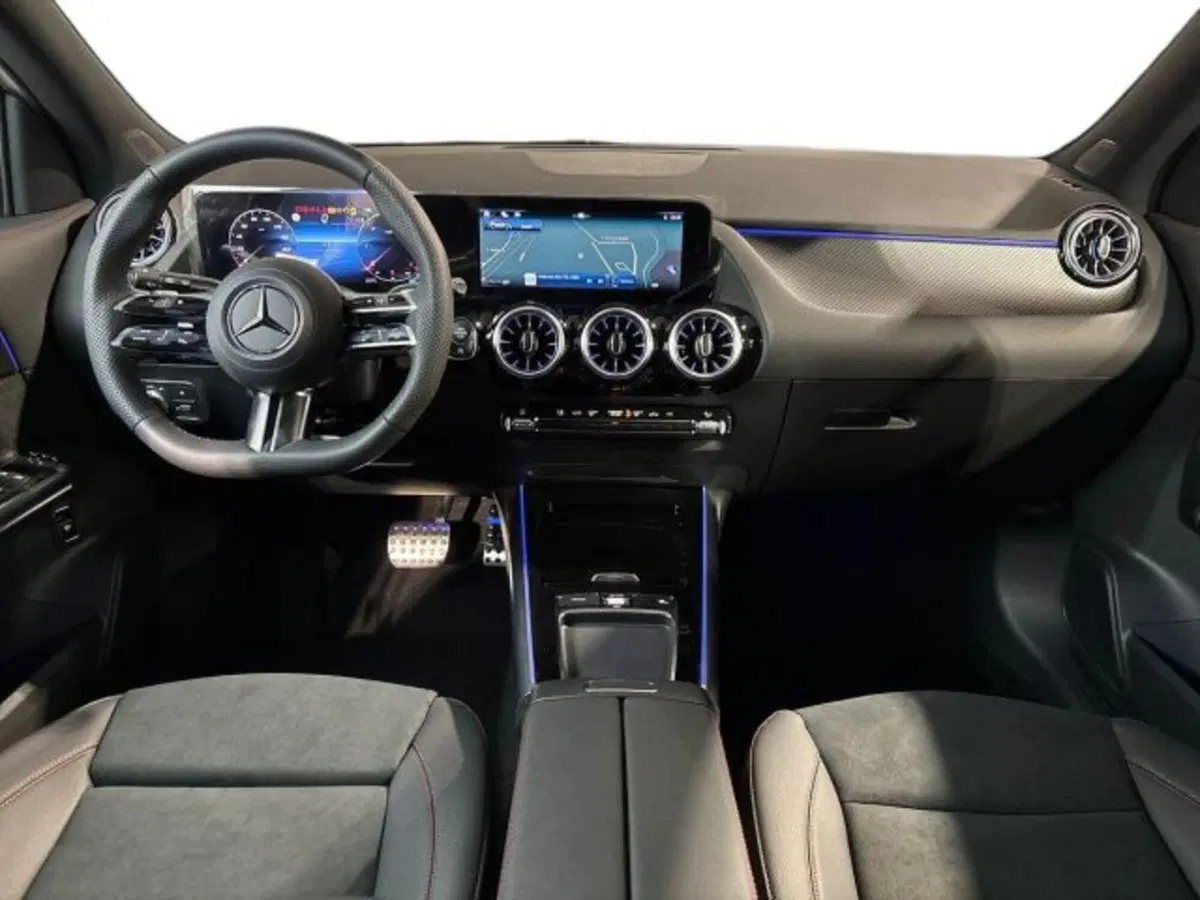 Mercedes-Benz GLA SUV nuova a Bologna (13)