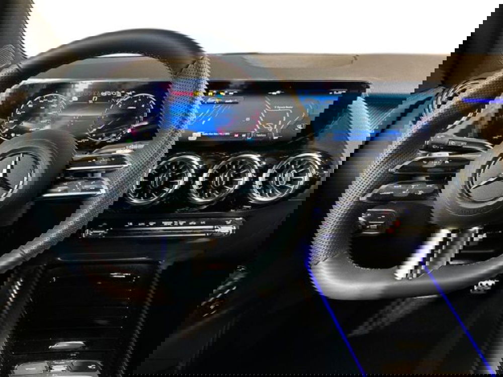 Mercedes-Benz GLA SUV nuova a Bologna (14)