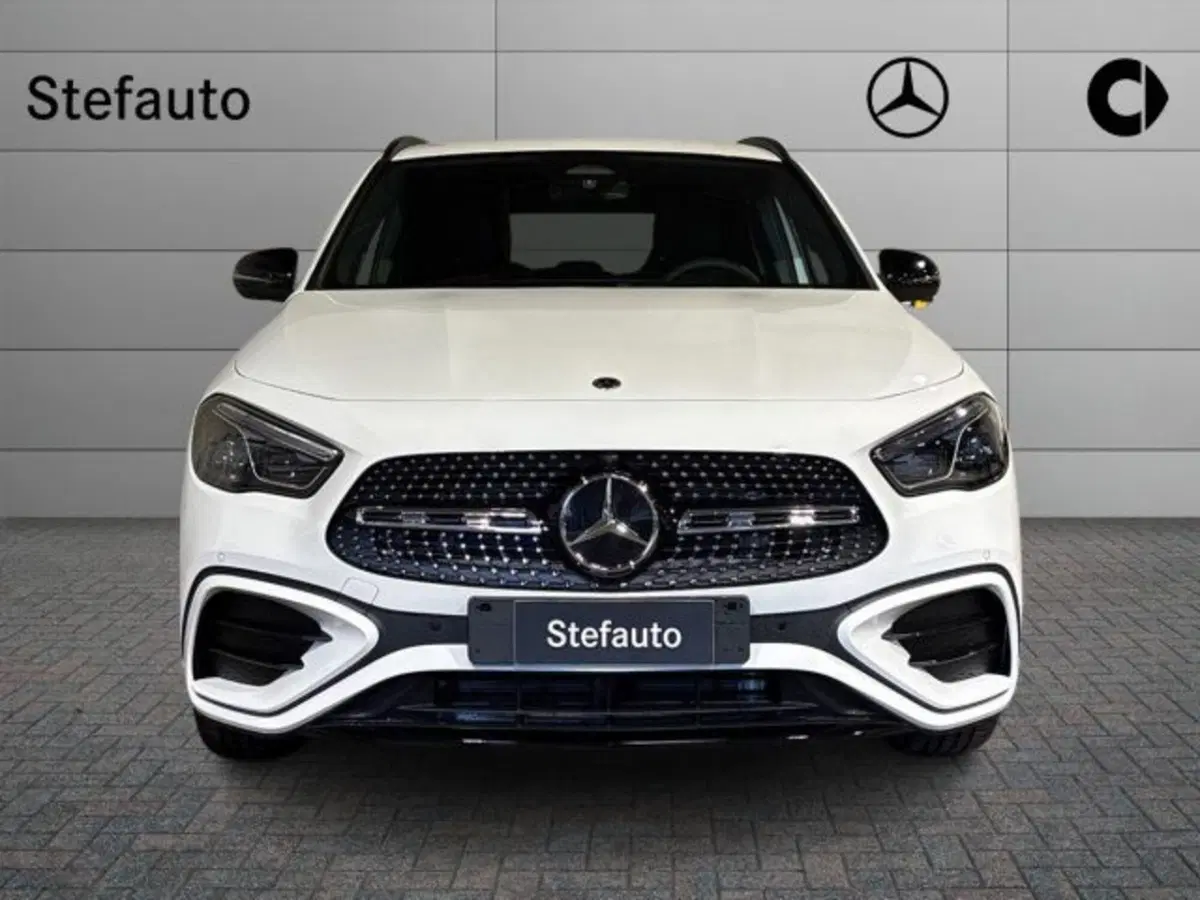Mercedes-Benz GLA SUV nuova a Bologna (2)