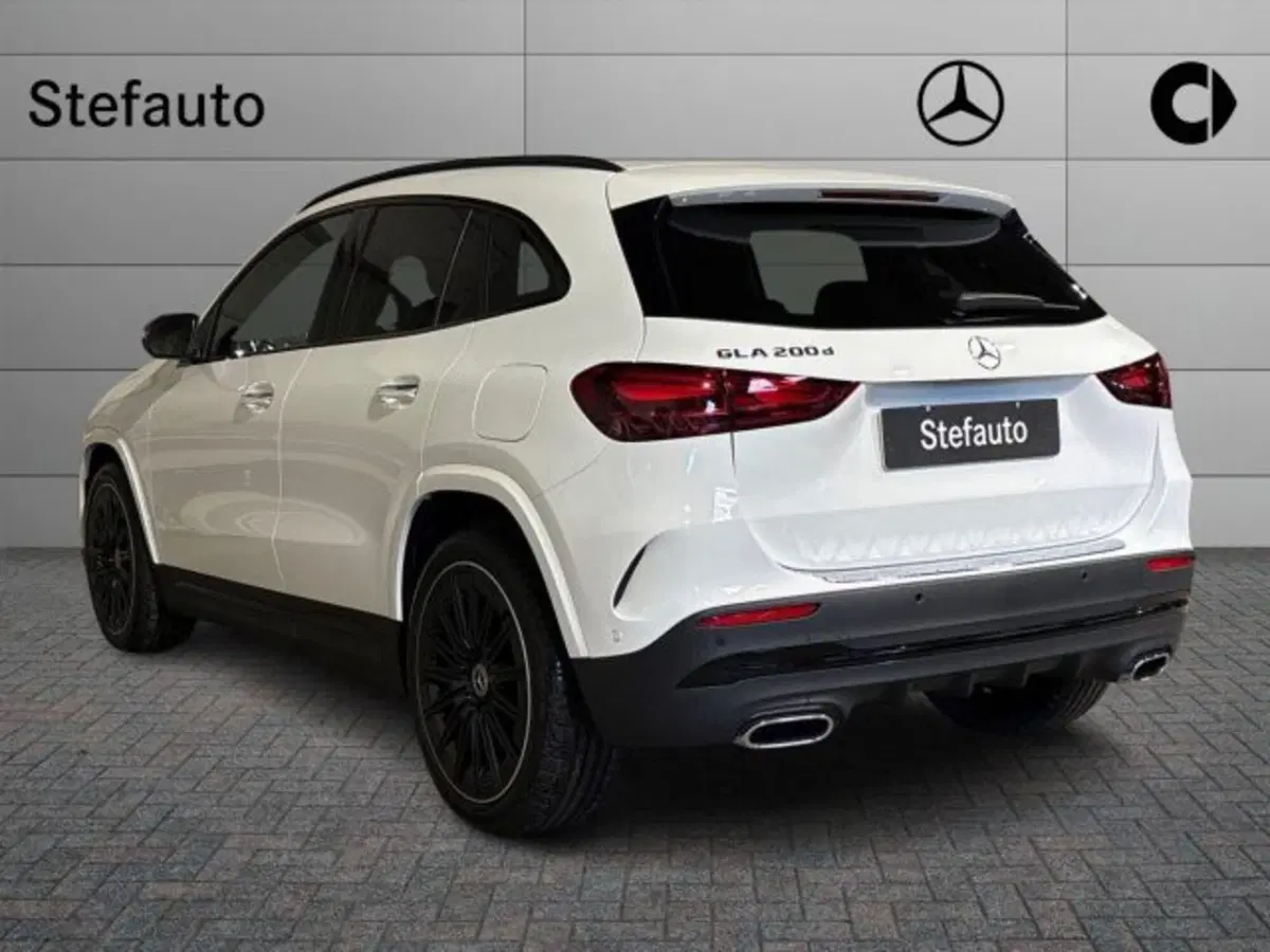 Mercedes-Benz GLA SUV nuova a Bologna (3)