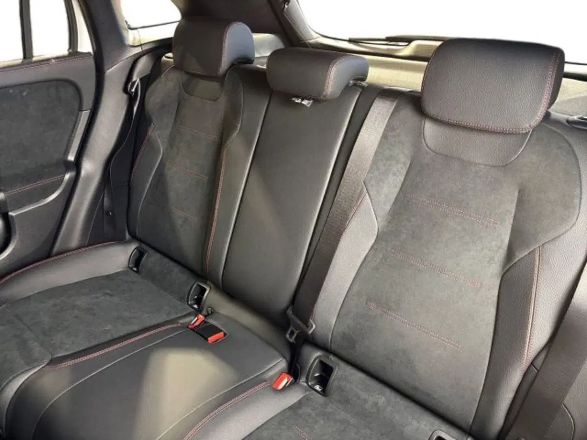 Mercedes-Benz GLA SUV nuova a Bologna (9)