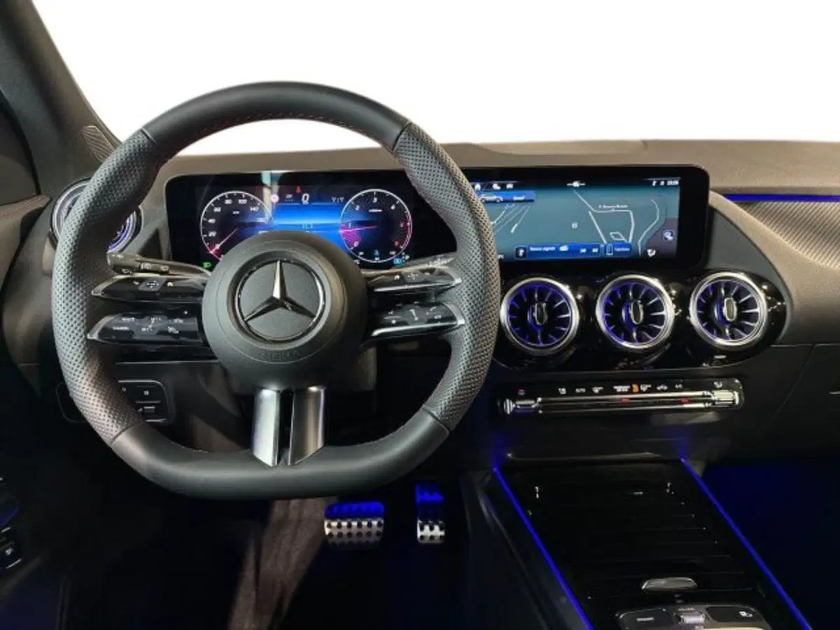 Mercedes-Benz GLA SUV nuova a Bologna (14)