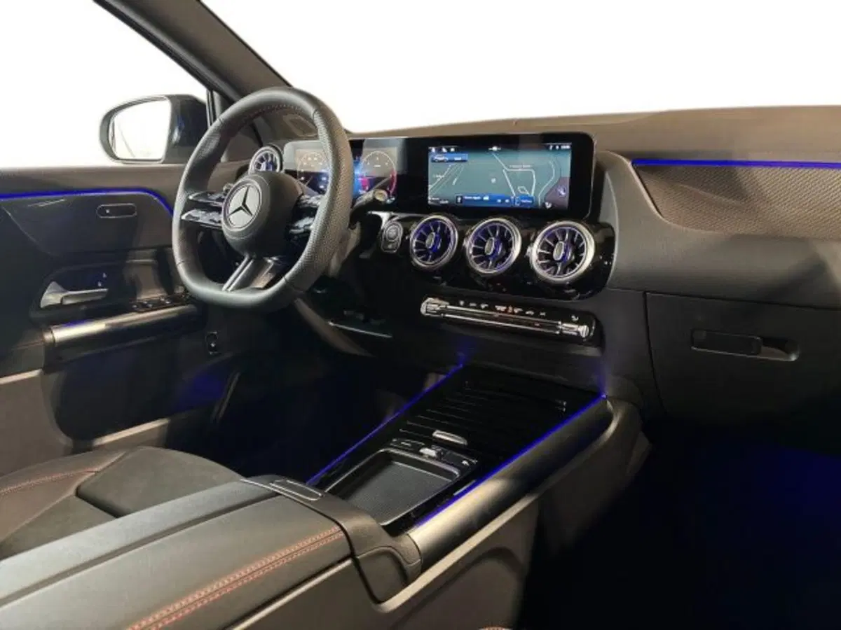 Mercedes-Benz GLA SUV nuova a Bologna (15)