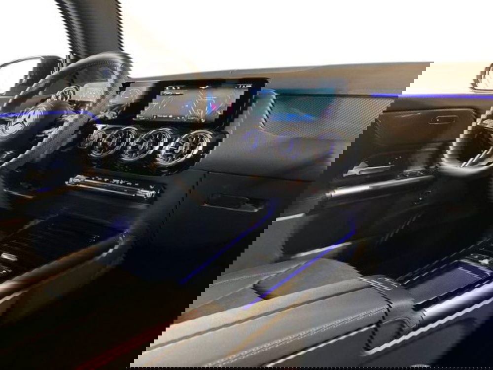 Mercedes-Benz GLA SUV nuova a Bologna (15)