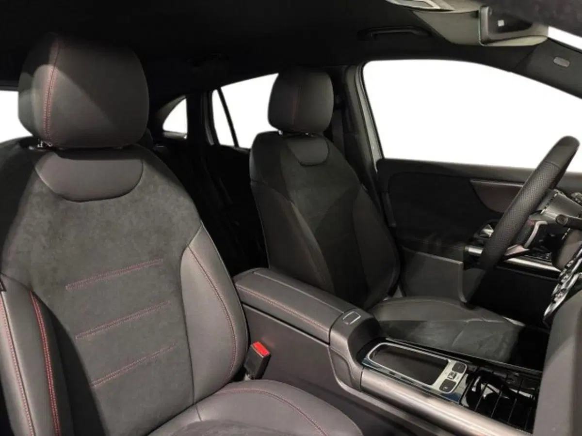 Mercedes-Benz GLA SUV nuova a Bologna (16)