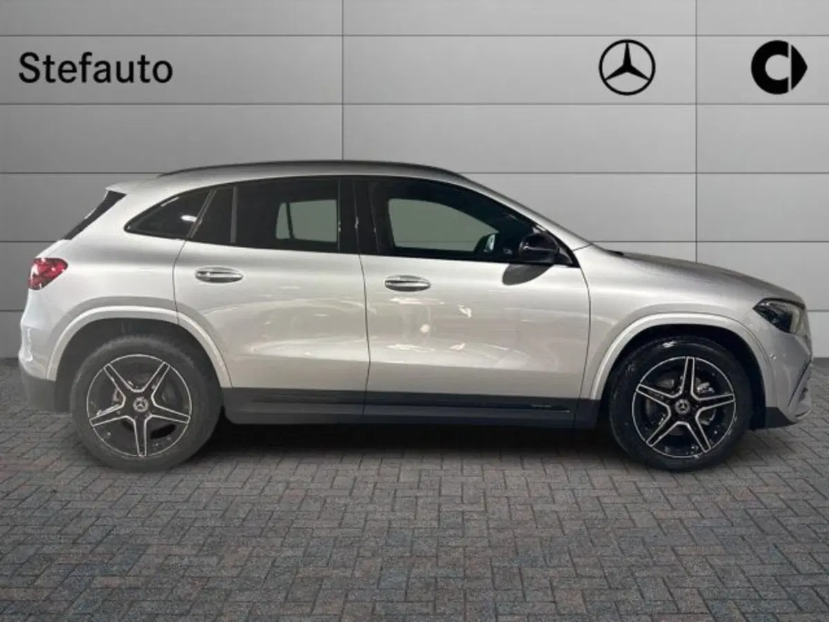 Mercedes-Benz GLA SUV nuova a Bologna (2)