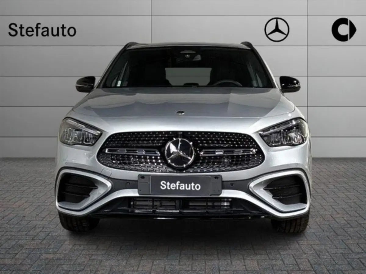 Mercedes-Benz GLA SUV nuova a Bologna (4)