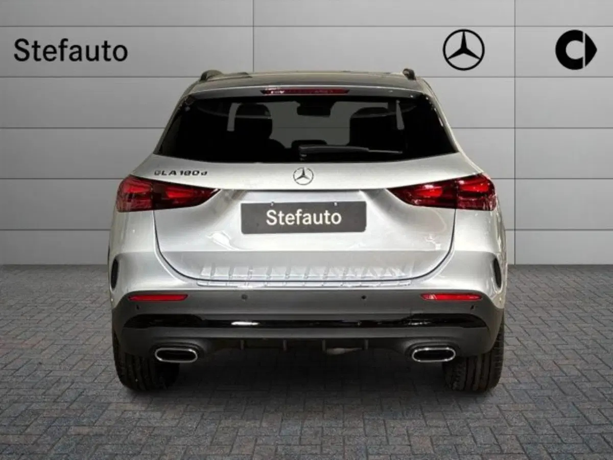 Mercedes-Benz GLA SUV nuova a Bologna (6)