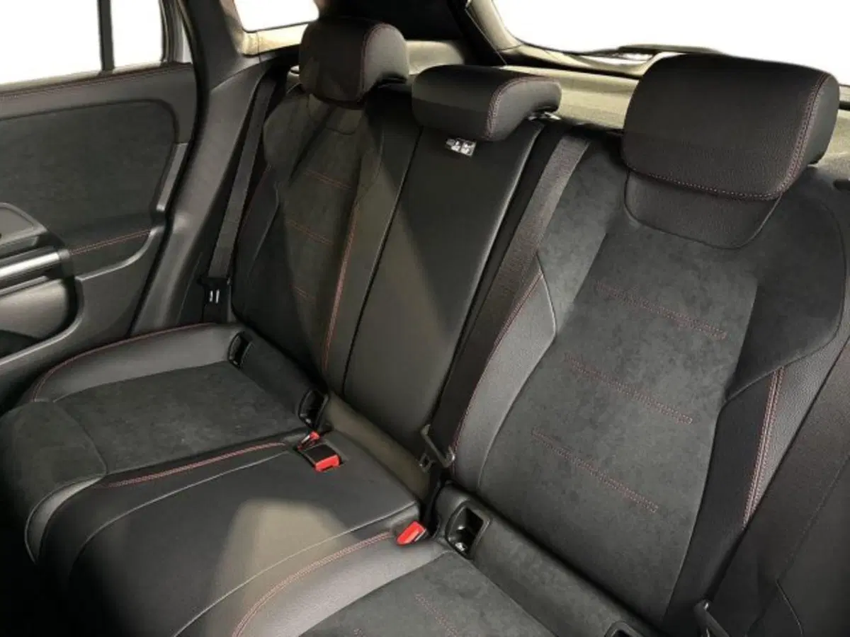 Mercedes-Benz GLA SUV nuova a Bologna (9)