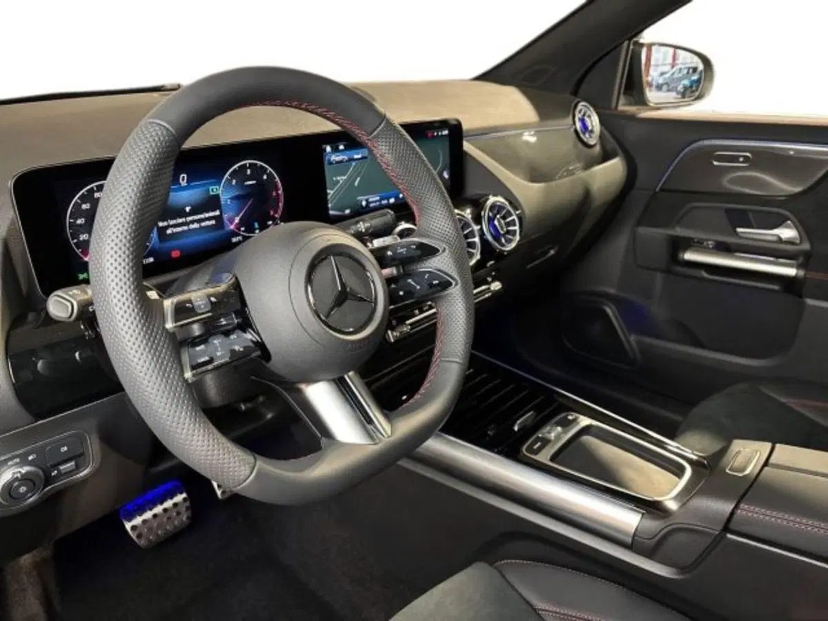 Mercedes-Benz GLA SUV nuova a Bologna (2)