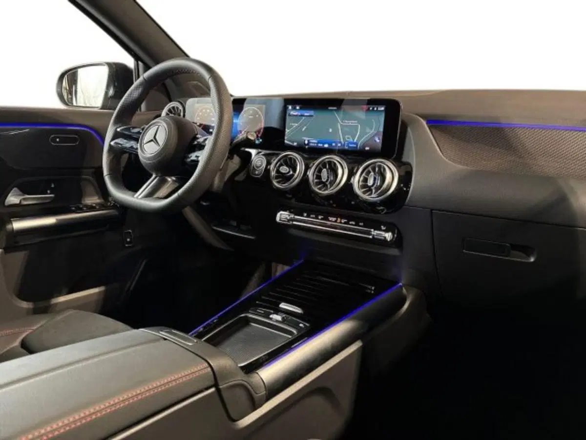 Mercedes-Benz GLA SUV nuova a Bologna (6)