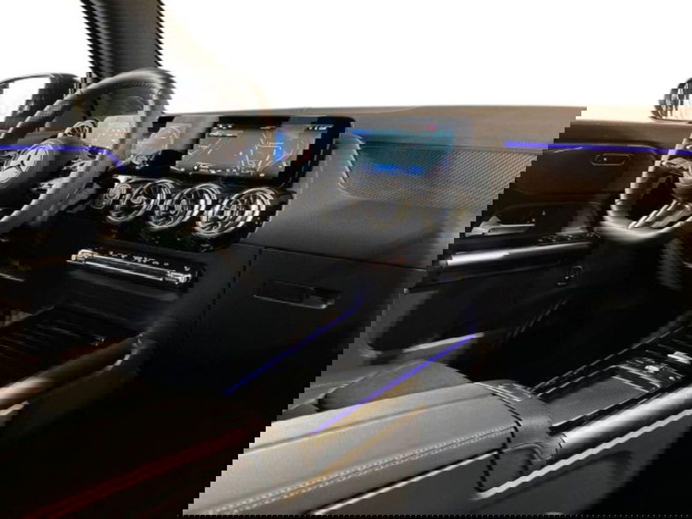 Mercedes-Benz GLA SUV nuova a Bologna (15)