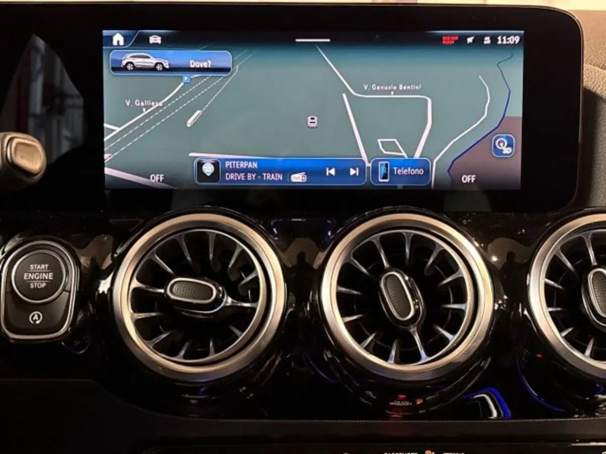 Mercedes-Benz GLA SUV nuova a Bologna (8)