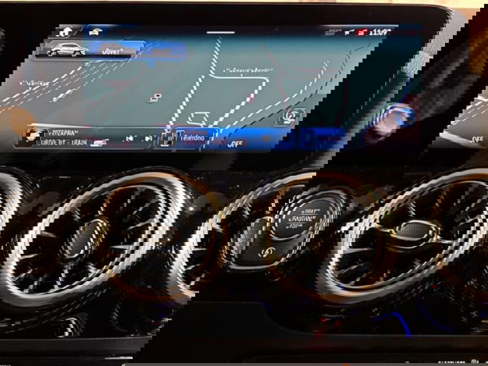 Mercedes-Benz GLA SUV nuova a Bologna (17)